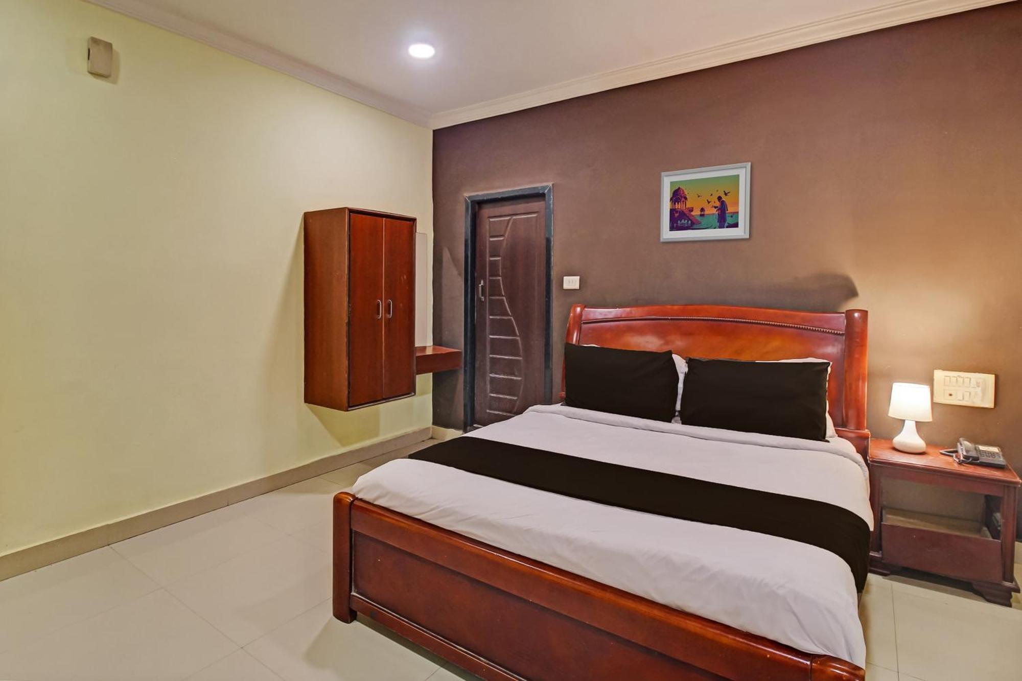 היידראבד Hotel O Ruma Near Nampally Railway Station מראה חיצוני תמונה
