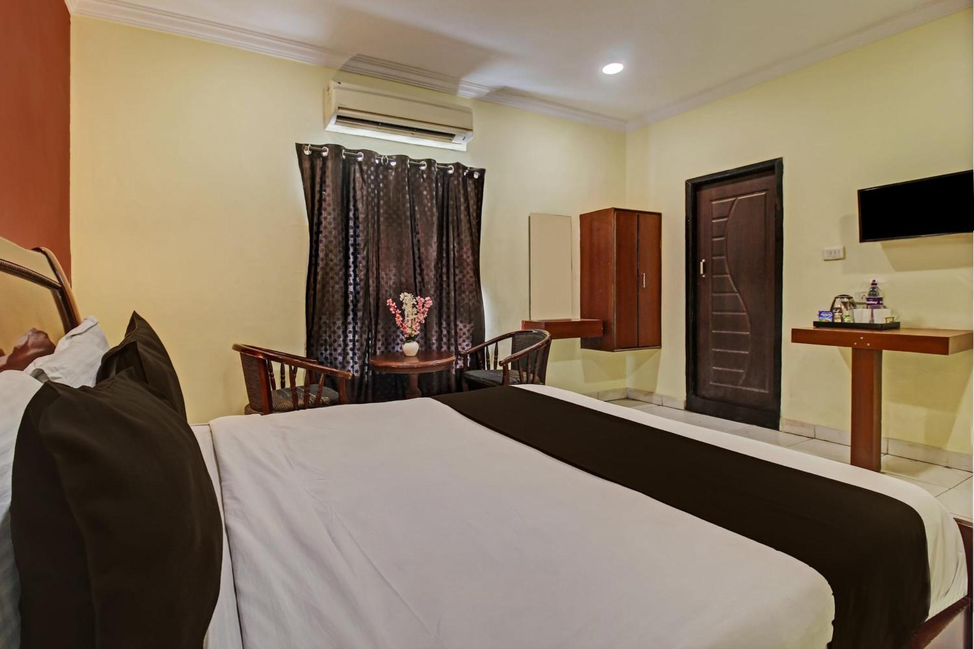היידראבד Hotel O Ruma Near Nampally Railway Station מראה חיצוני תמונה