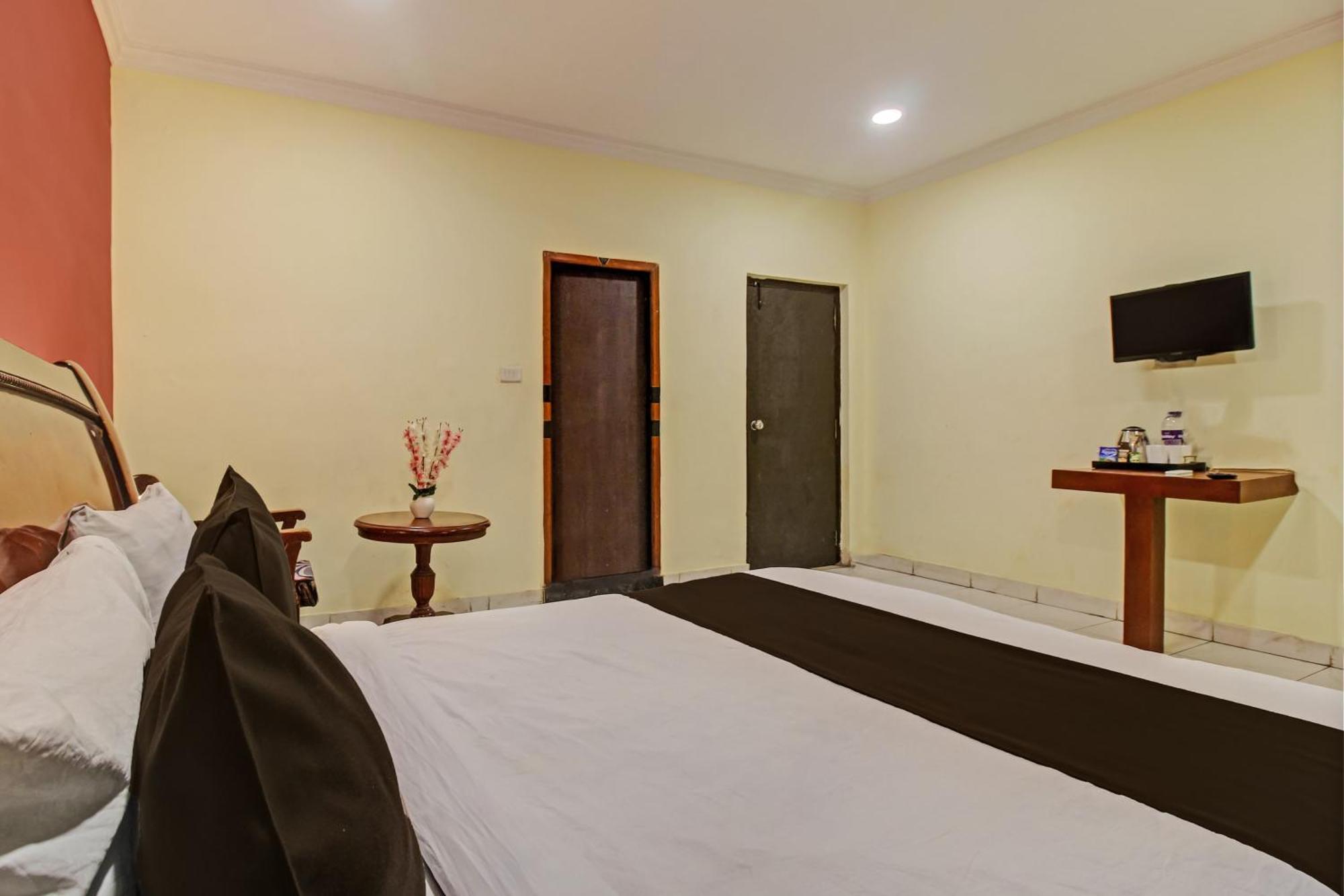 היידראבד Hotel O Ruma Near Nampally Railway Station מראה חיצוני תמונה
