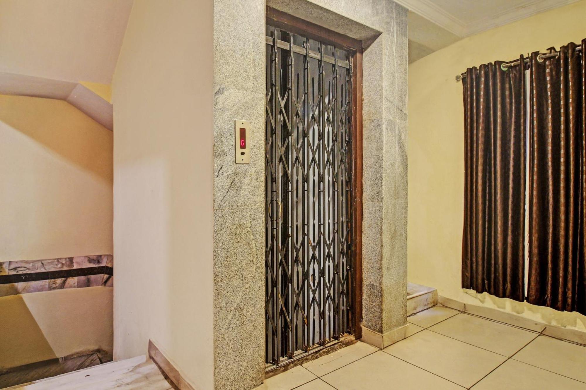 היידראבד Hotel O Ruma Near Nampally Railway Station מראה חיצוני תמונה