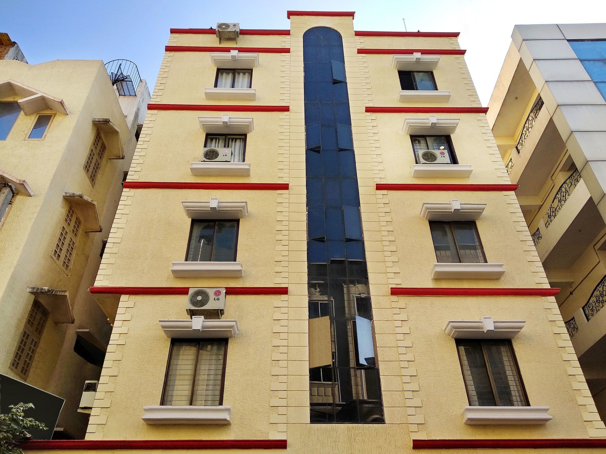 היידראבד Hotel O Ruma Near Nampally Railway Station מראה חיצוני תמונה